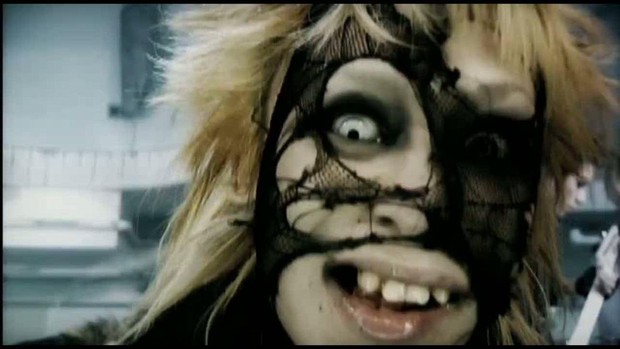 13 MV kinh dị nhất mọi thời đại sẽ cho bạn biết thế nào là âm nhạc kinh hoàng, ma quỷ, zombie chỉ là trò con nít! - Ảnh 26.