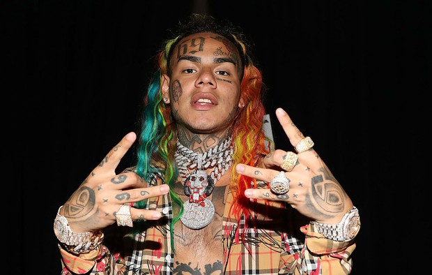 Không tin nổi nam rapper từng đi tù vì ấu dâm thản nhiên đăng hình bộ phận nhạy cảm không che 100% lên Spotify, netizen đồng loạt phẫn nộ! - Ảnh 2. Không tin nổi nam rapper từng đi tù vì ấu dâm thản nhiên đăng hình bộ phận nhạy cảm không che 100% lên Spotify, netizen đồng loạt phẫn nộ! - Ảnh 2.