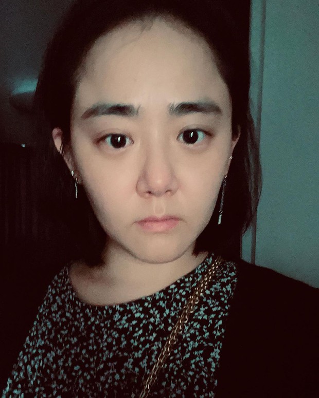 Không thể nhận ra biểu tượng hack tuổi Moon Geun Young: Gây sốc khi lộ mặt mộc chảy xệ, U35 mà lão hoá như U50 - Ảnh 2.