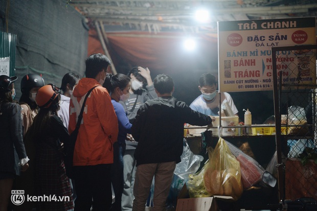 Tinh thần ăn chơi “ểnh ương” của Hà Nội thực sự trở lại rồi đây!!! - Ảnh 18.