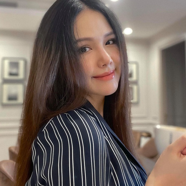 Phanh Lee bế ái nữ nhà tài phiệt check in chanh sả, mẹ bỉm mà sành điệu quá chừng! - Ảnh 4. Phanh Lee bế ái nữ nhà tài phiệt check in chanh sả, mẹ bỉm mà sành điệu quá chừng! - Ảnh 4.