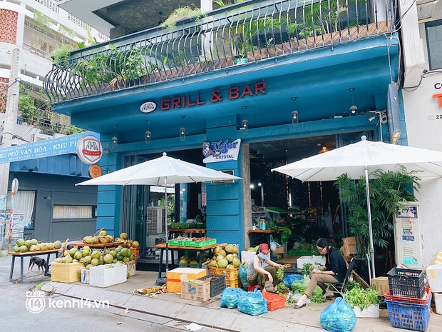 Chuyện khó tin ở Sài Gòn: Tụ điểm bar pub hot nhất nay đã trở thành chỗ bán rau? - Ảnh 1. Chuyện khó tin ở Sài Gòn: Tụ điểm bar pub hot nhất nay đã trở thành chỗ bán rau? - Ảnh 1.