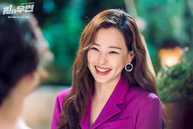 Rating phim Kim Go Eun thấp thảm, bị hội bom tấn của Nam Goong Min và Honey Lee đè bẹp - Ảnh 3.