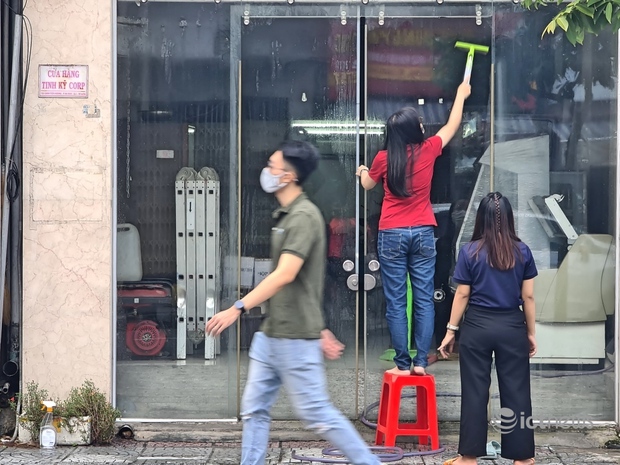 Hình ảnh Sài Gòn ngày đầu nới lỏng giãn cách qua ống kính smartphone - Ảnh 18.