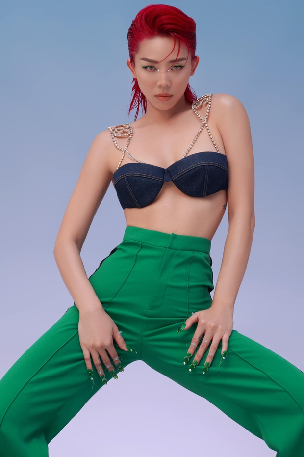 Tóc Tiên comeback cõi mạng bằng màn phô diễn đường cong, vòng 1 căng như múi bưởi mlem mlem, hôm nay nhất chị! - Ảnh 2. Tóc Tiên comeback cõi mạng bằng màn phô diễn đường cong, vòng 1 căng như múi bưởi mlem mlem, hôm nay nhất chị! - Ảnh 2.