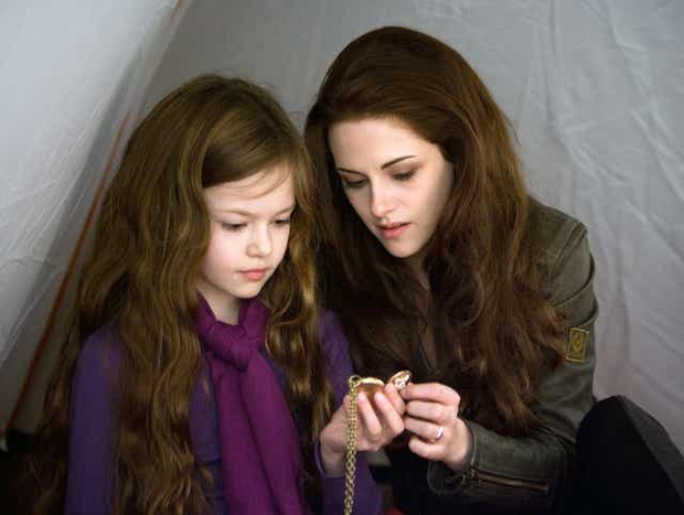 Con gái của Kristen Stewart từng được khen đẹp như đồ họa nhưng hiện tại có đủ lung linh khi đọ sắc với mẹ? - Ảnh 3. Con gái của Kristen Stewart từng được khen đẹp như đồ họa nhưng hiện tại có đủ lung linh khi đọ sắc với mẹ? - Ảnh 3.