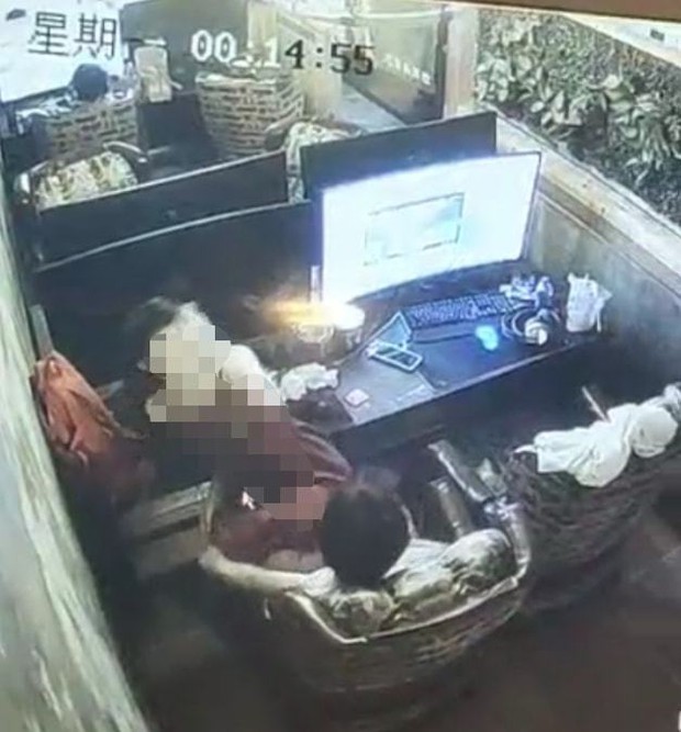 Rò rỉ video cặp sinh viên quan hệ ngay trong quán cà phê, chủ quán tiết lộ chi tiết gây sốc khiến ai xem cũng nóng mặt - Ảnh 2.