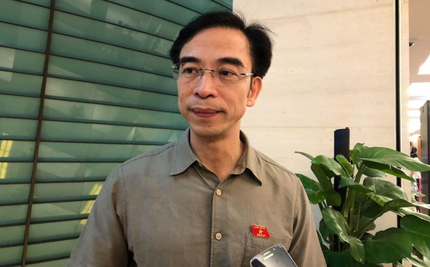 NÓNG: Khởi tố Giám đốc Bệnh viện Bạch Mai Nguyễn Quang Tuấn - Ảnh 1.