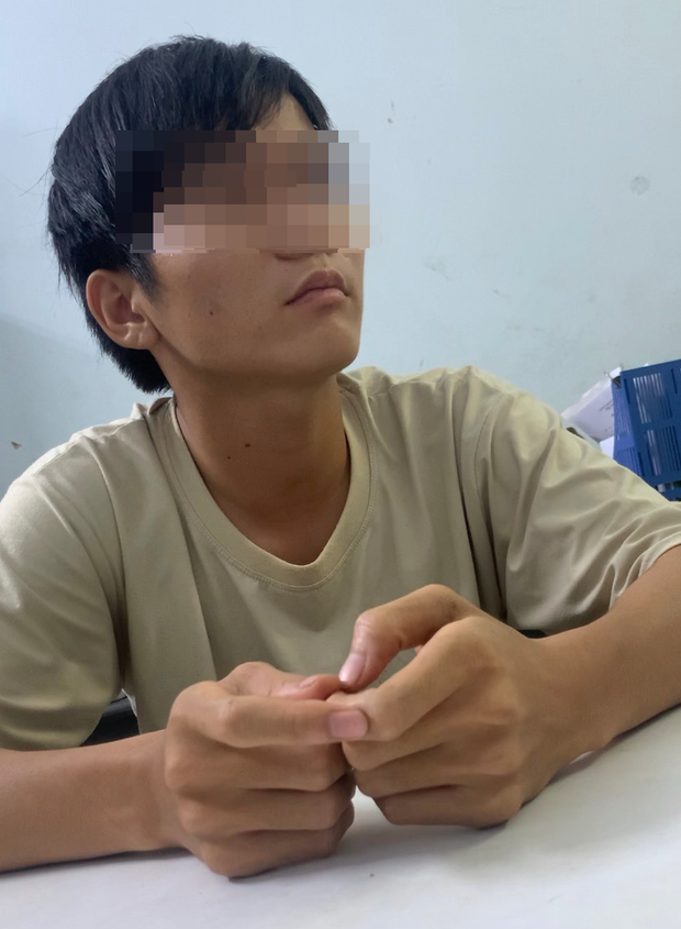 Thanh niên 20 tuổi trộm kho thiết bị hàng trăm triệu đồng rồi nhờ người yêu ship liên tỉnh để tiêu thụ - Ảnh 1. Thanh niên 20 tuổi trộm kho thiết bị hàng trăm triệu đồng rồi nhờ người yêu ship liên tỉnh để tiêu thụ - Ảnh 1.