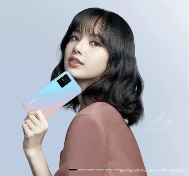 Bóc giá mẫu ốp iPhone lần đầu lộ diện của Lisa (BLACKPINK), thiết kế đơn giản nhưng lại cực kỳ đắt đỏ? - Ảnh 3.