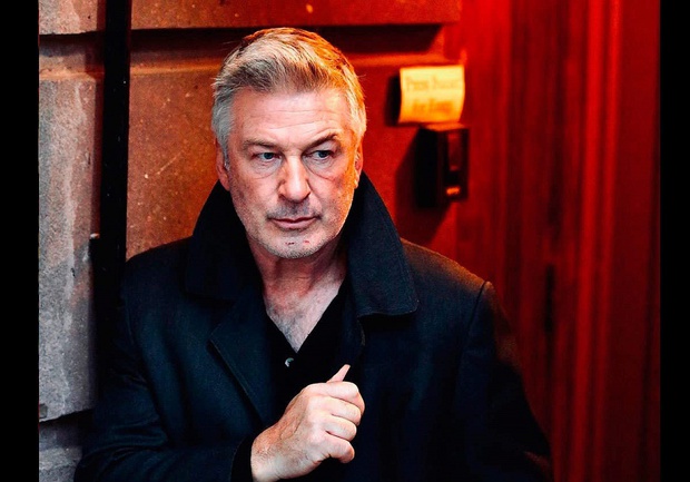 Nóng: Cả dàn nhân viên bóc phốt ekip Rust về vấn đề súng đạn sau vụ Alec Baldwin bắn chết người, phẫn nộ thái độ của quản lý - Ảnh 3.