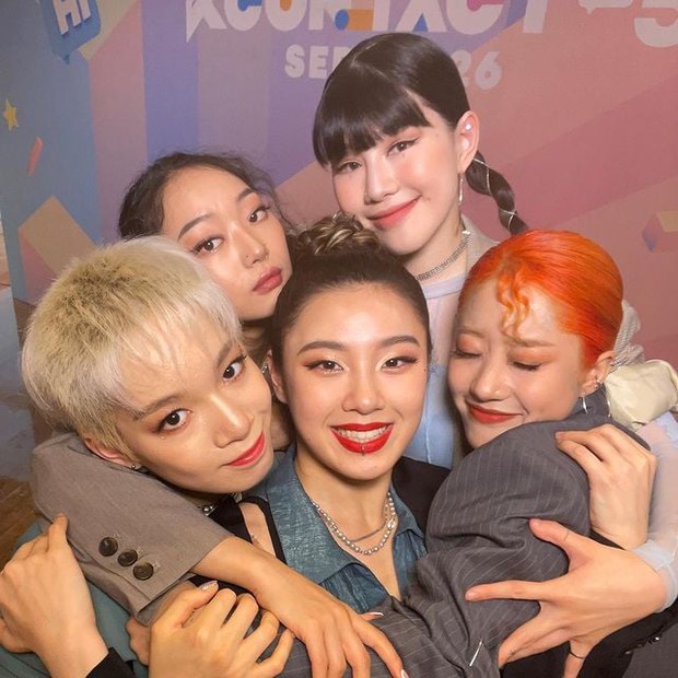 Pretty Savage khi vào tay YGX: Dân tình khen đã cái nư nhưng e ngại nếu cho BLACKPINK diễn chắc phải truyền thái y gấp! - Ảnh 17. Pretty Savage khi vào tay YGX: Dân tình khen đã cái nư nhưng e ngại nếu cho BLACKPINK diễn chắc phải truyền thái y gấp! - Ảnh 17.