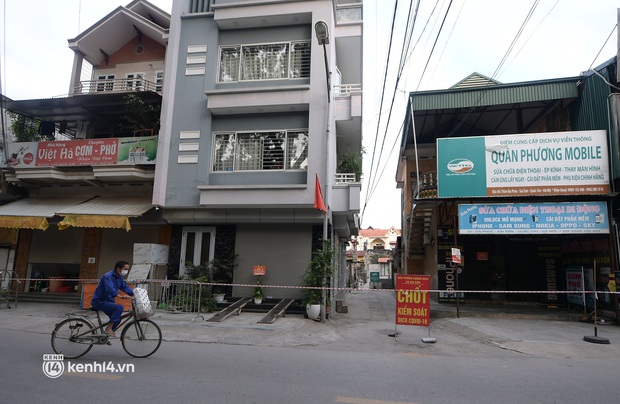 Hà Nội: Phong toả nhiều địa điểm tại huyện Quốc Oai sau khi ghi nhận 6 ca Covid-19 cộng đồng - Ảnh 12. Hà Nội: Phong toả nhiều địa điểm tại huyện Quốc Oai sau khi ghi nhận 6 ca Covid-19 cộng đồng - Ảnh 12.