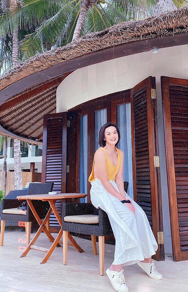 Đào Bá Lộc dạo này: Mặc váy khoe dáng mỏng, để tóc dài thướt tha, netizen đặt nghi vấn sắp chuyển giới? - Ảnh 6. Đào Bá Lộc dạo này: Mặc váy khoe dáng mỏng, để tóc dài thướt tha, netizen đặt nghi vấn sắp chuyển giới? - Ảnh 6.