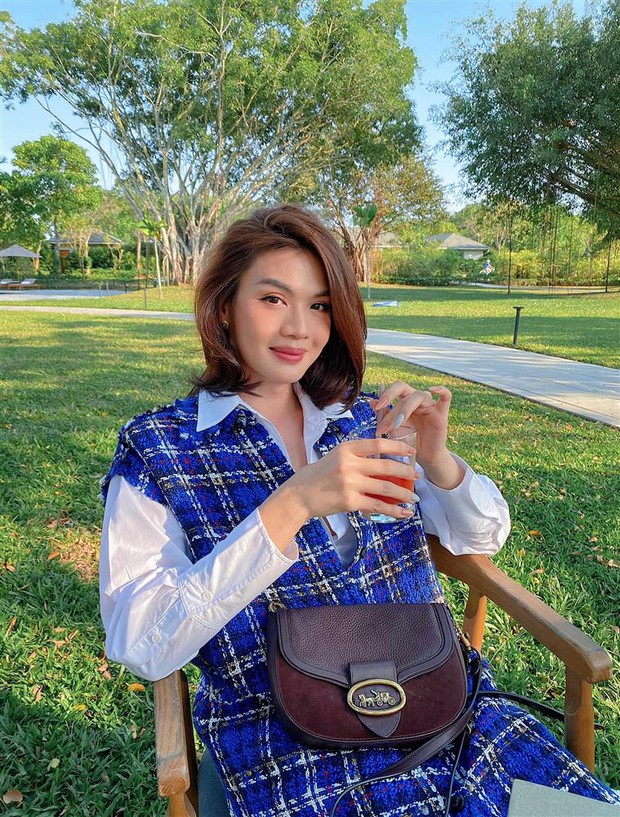 Đào Bá Lộc dạo này: Mặc váy khoe dáng mỏng, để tóc dài thướt tha, netizen đặt nghi vấn sắp chuyển giới? - Ảnh 7. Đào Bá Lộc dạo này: Mặc váy khoe dáng mỏng, để tóc dài thướt tha, netizen đặt nghi vấn sắp chuyển giới? - Ảnh 7.