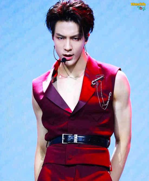 Em bé nổi tiếng trên sóng truyền hình năm xưa giờ đã 41 tuổi nhưng vẫn làm idol trong nhóm SM, body mlem phát mê! - Ảnh 4. Em bé nổi tiếng trên sóng truyền hình năm xưa giờ đã 41 tuổi nhưng vẫn làm idol trong nhóm SM, body mlem phát mê! - Ảnh 4.