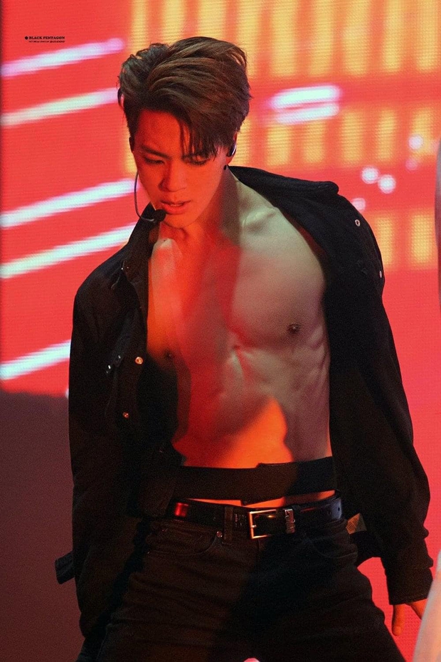 Em bé nổi tiếng trên sóng truyền hình năm xưa giờ đã 41 tuổi nhưng vẫn làm idol trong nhóm SM, body mlem phát mê! - Ảnh 7. Em bé nổi tiếng trên sóng truyền hình năm xưa giờ đã 41 tuổi nhưng vẫn làm idol trong nhóm SM, body mlem phát mê! - Ảnh 7.