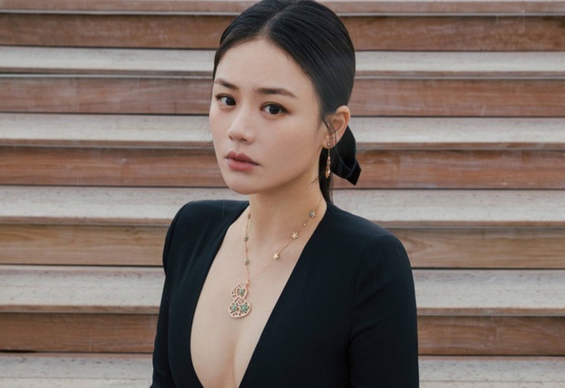 Chưa từng có tiền lệ: Paparazzi theo chân nữ minh tinh đình đám hẹn hò, ai dè tóm sống cảnh đằng trai trơ trẽn ngoại tình - Ảnh 9. Chưa từng có tiền lệ: Paparazzi theo chân nữ minh tinh đình đám hẹn hò, ai dè tóm sống cảnh đằng trai trơ trẽn ngoại tình - Ảnh 9.