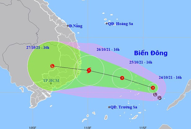 Áp thấp nhiệt đới khả năng mạnh lên thành bão, hướng vào Nam Trung bộ - Ảnh 1. Áp thấp nhiệt đới khả năng mạnh lên thành bão, hướng vào Nam Trung bộ - Ảnh 1.
