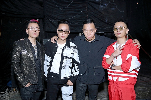 Loạt nhóm rap tranh tài cực gắt tại Rap Việt: Tổ Quạ có khủng long cực khủng, OTD máy hút nón vàng nhưng tất cả chào thua trùm cuối! - Ảnh 30. Loạt nhóm rap tranh tài cực gắt tại Rap Việt: Tổ Quạ có khủng long cực khủng, OTD máy hút nón vàng nhưng tất cả chào thua trùm cuối! - Ảnh 30.