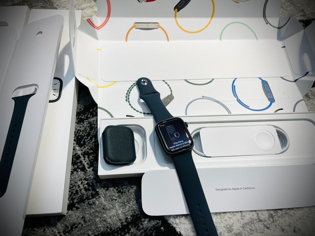 Mở hộp Apple Watch Series 7 tại Việt Nam: Không khác Series 6 nhiều, giá đến gần 20 triệu đồng - Ảnh 8. Mở hộp Apple Watch Series 7 tại Việt Nam: Không khác Series 6 nhiều, giá đến gần 20 triệu đồng - Ảnh 8.