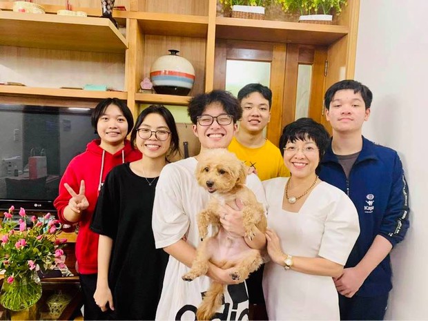 MC Thảo Vân chính thức khoe bạn gái của cậu con trai 17 tuổi, mẹ chồng tương lai cực tâm lý đây rồi! - Ảnh 3. MC Thảo Vân chính thức khoe bạn gái của cậu con trai 17 tuổi, mẹ chồng tương lai cực tâm lý đây rồi! - Ảnh 3.
