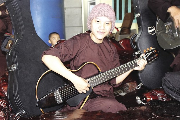 Á quân The Voice Kids 2014 từng gây sốt một thời với nhạc Trịnh, con nuôi của ca sĩ Quang Lê hiện sống sao? - Ảnh 4. Á quân The Voice Kids 2014 từng gây sốt một thời với nhạc Trịnh, con nuôi của ca sĩ Quang Lê hiện sống sao? - Ảnh 4.