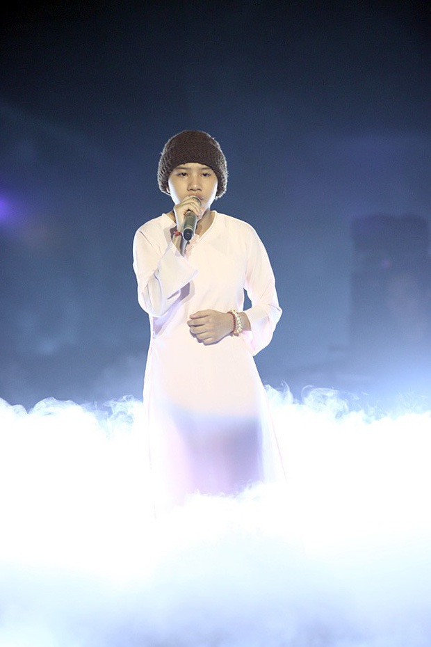Á quân The Voice Kids 2014 từng gây sốt một thời với nhạc Trịnh, con nuôi của ca sĩ Quang Lê hiện sống sao? - Ảnh 6. Á quân The Voice Kids 2014 từng gây sốt một thời với nhạc Trịnh, con nuôi của ca sĩ Quang Lê hiện sống sao? - Ảnh 6.
