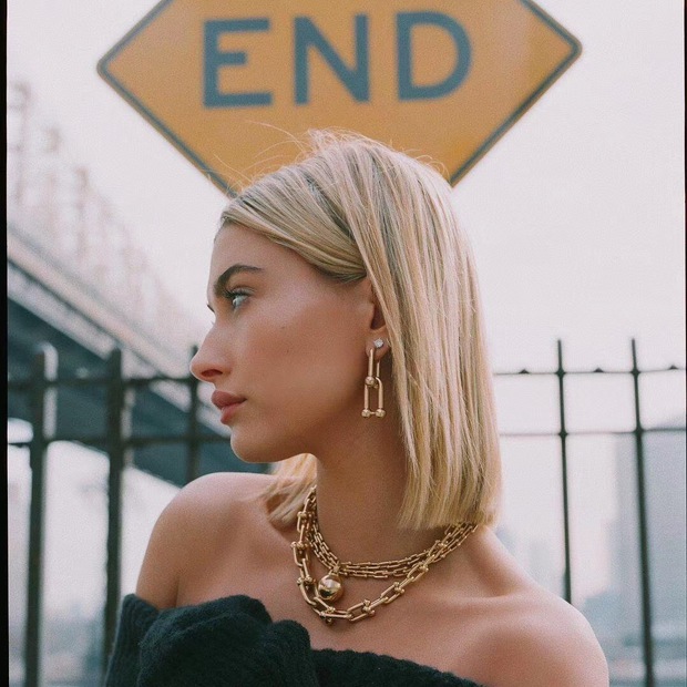 Hailey Baldwin chính thức trở thành đại sứ Tiffany & Co, chung mâm với Rosé giữa lùm xùm phim trường của chú - Ảnh 6. Hailey Baldwin chính thức trở thành đại sứ Tiffany & Co, chung mâm với Rosé giữa lùm xùm phim trường của chú - Ảnh 6.