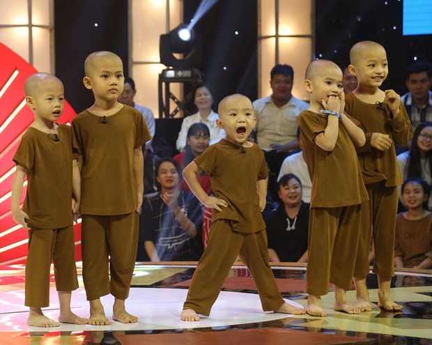 5 em bé ở Tịnh thất Bồng Lai nổi tiếng từ Thách Thức Danh Hài giờ ra sao? - Ảnh 1.