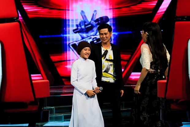 Á quân The Voice Kids 2014 dừng hợp tác với Quang Lê vì mâu thuẫn bắt đội tóc giả, hiện là giọng ca vàng của Tịnh thất Bồng Lai? - Ảnh 3. Á quân The Voice Kids 2014 dừng hợp tác với Quang Lê vì mâu thuẫn bắt đội tóc giả, hiện là giọng ca vàng của Tịnh thất Bồng Lai? - Ảnh 3.