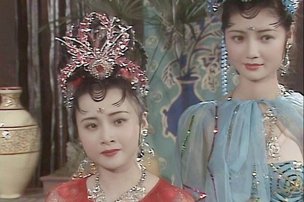 Sốc visual Nhện tinh Tây Du Ký sau 35 năm: U60 vẫn trẻ hú hồn, nghỉ đóng phim thành CEO quyền lực - Ảnh 3. Sốc visual Nhện tinh Tây Du Ký sau 35 năm: U60 vẫn trẻ hú hồn, nghỉ đóng phim thành CEO quyền lực - Ảnh 3.