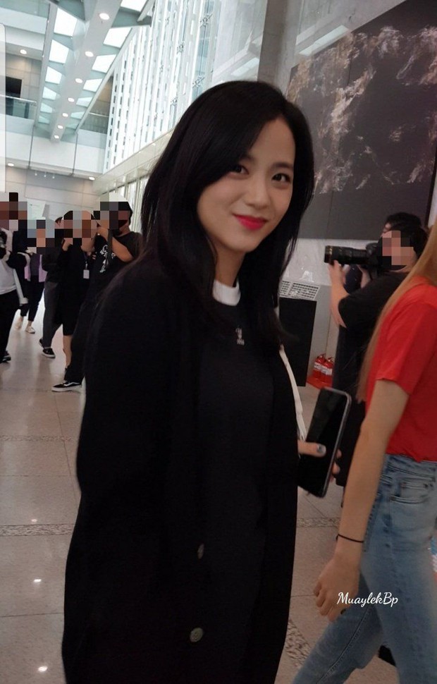 Check nhanh visual của idol qua cam thường: BLACKPINK thần thái vẫn đỉnh, nhưng huyền thoại nhất lại là 1 mỹ nhân quá cố - Ảnh 8. Check nhanh visual của idol qua cam thường: BLACKPINK thần thái vẫn đỉnh, nhưng huyền thoại nhất lại là 1 mỹ nhân quá cố - Ảnh 8.