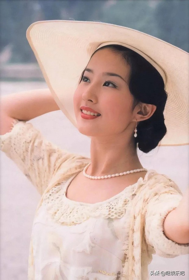 Sốc xỉu nhan sắc mỹ nhân Hoa ngữ ở phim đầu tay: Lưu Diệc Phi mới 16 tuổi đã đẹp kinh diễm, trùm cuối dao kéo rành rành mà vẫn chối - Ảnh 8. Sốc xỉu nhan sắc mỹ nhân Hoa ngữ ở phim đầu tay: Lưu Diệc Phi mới 16 tuổi đã đẹp kinh diễm, trùm cuối dao kéo rành rành mà vẫn chối - Ảnh 8.