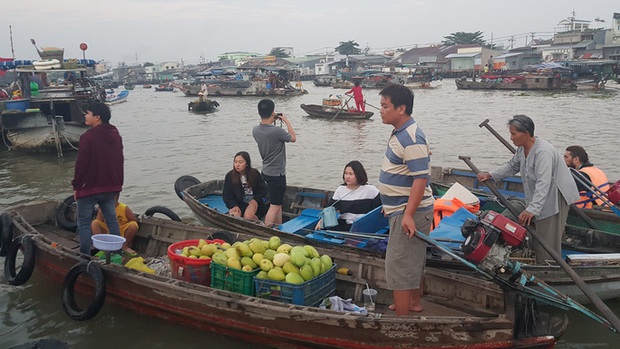 Lý do chợ nổi Cái Răng hấp dẫn hơn chợ nổi ở Thái Lan? - Ảnh 1.