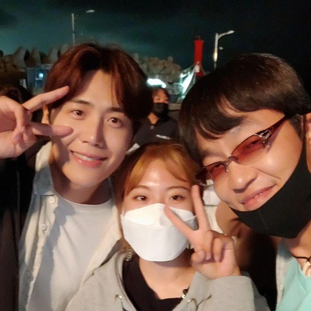 Màn quay xe không ngờ: Dàn sao Hometown Cha-Cha-Cha đồng loạt nhắn gửi Kim Seon Ho, sao nhí Start-Up làm rõ tin đồn nói xấu? - Ảnh 4. Màn quay xe không ngờ: Dàn sao Hometown Cha-Cha-Cha đồng loạt nhắn gửi Kim Seon Ho, sao nhí Start-Up làm rõ tin đồn nói xấu? - Ảnh 4.