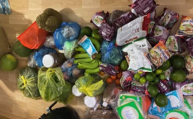 Những đứa con xa nhà khoe gia tài đồ tiếp tế và bài học rút ra: Đừng bao giờ tin câu Mẹ chỉ gửi một ít thôi! - Ảnh 7.