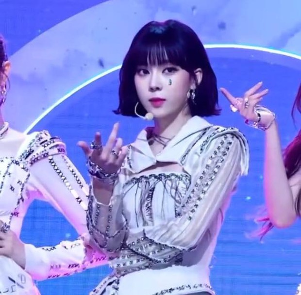 Nhìn Winter (aespa) là biết ngay âm mưu của SM: Debut bị chê mặt dừ, sau 1 năm dân tình tự vả vì quá hồ đồ - Ảnh 19. Nhìn Winter (aespa) là biết ngay âm mưu của SM: Debut bị chê mặt dừ, sau 1 năm dân tình tự vả vì quá hồ đồ - Ảnh 19.