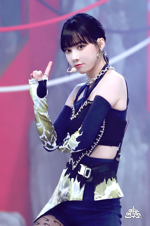 Nhìn Winter (aespa) là biết ngay âm mưu của SM: Debut bị chê mặt dừ, sau 1 năm dân tình tự vả vì quá hồ đồ - Ảnh 13. Nhìn Winter (aespa) là biết ngay âm mưu của SM: Debut bị chê mặt dừ, sau 1 năm dân tình tự vả vì quá hồ đồ - Ảnh 13.