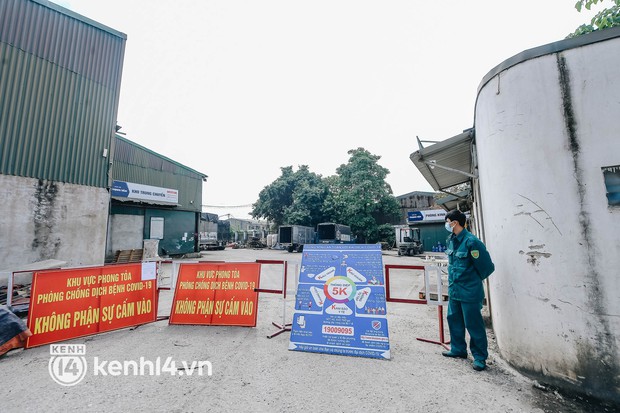 Toàn cảnh 4 ổ dịch Covid-19 tại Hà Nội: Liên quan tiệm cắt tóc, đám ma và nhiều cơ quan - Ảnh 3. Toàn cảnh 4 ổ dịch Covid-19 tại Hà Nội: Liên quan tiệm cắt tóc, đám ma và nhiều cơ quan - Ảnh 3.