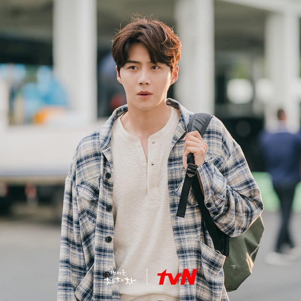 Màn quay xe không ngờ: Dàn sao Hometown Cha-Cha-Cha đồng loạt nhắn gửi Kim Seon Ho, sao nhí Start-Up làm rõ tin đồn nói xấu? - Ảnh 2. Màn quay xe không ngờ: Dàn sao Hometown Cha-Cha-Cha đồng loạt nhắn gửi Kim Seon Ho, sao nhí Start-Up làm rõ tin đồn nói xấu? - Ảnh 2.