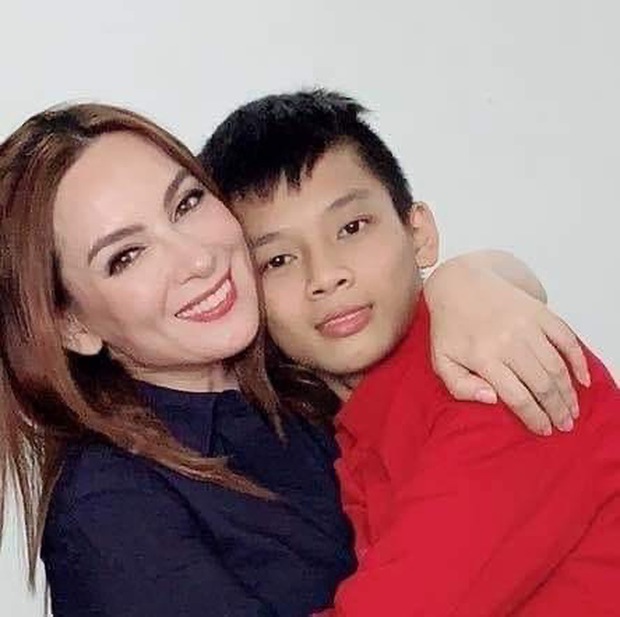 đại trượng phu nuôi cố ca sĩ Phi Nhung đón sinh nhật tồi tệ hơn nhất khi không ngon có mẹ - Ảnh 4. đại trượng phu nuôi cố ca sĩ Phi Nhung đón sinh nhật tồi tệ hơn nhất khi không ngon có mẹ - Ảnh 4.