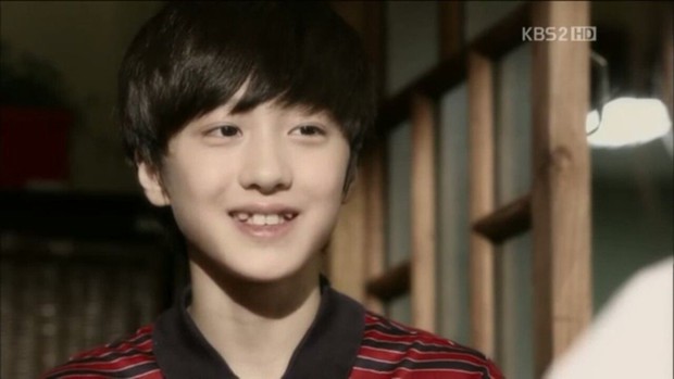 Tiểu Song Joong Ki màn ảnh Hàn giờ thành idol “mlem mlem” nhưng hoạt động mãi không thoát nổi kiếp flop? - Ảnh 3. Tiểu Song Joong Ki màn ảnh Hàn giờ thành idol “mlem mlem” nhưng hoạt động mãi không thoát nổi kiếp flop? - Ảnh 3.