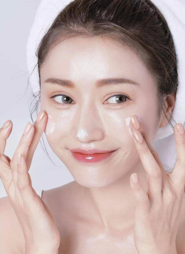 Cứ rén 2 điều này mà không chịu dùng Retinol thì chỉ có già trước tuổi bạn ơi! - Ảnh 1. Cứ rén 2 điều này mà không chịu dùng Retinol thì chỉ có già trước tuổi bạn ơi! - Ảnh 1.
