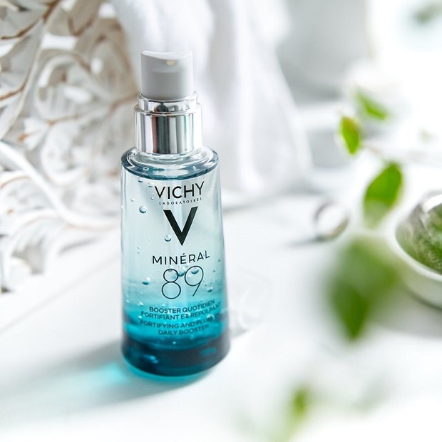 Hyaluronic Acid mùa này là nhất, mix với Vitamin C thì khỏi bàn nhưng làm sai bước này thì da giãy đành đạch cho xem - Ảnh 4. Hyaluronic Acid mùa này là nhất, mix với Vitamin C thì khỏi bàn nhưng làm sai bước này thì da giãy đành đạch cho xem - Ảnh 4.