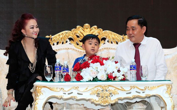 4 năm sống thử - hơn 20 năm kết hôn, bà Phương Hằng trả lời thế nào trước câu hỏi: Chị còn yêu ông Huỳnh Uy Dũng? - Ảnh 1.