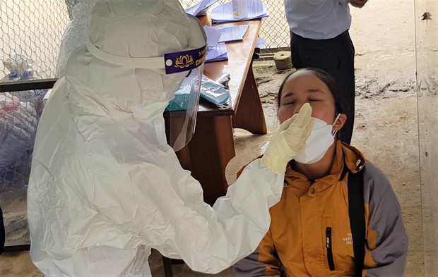1 trường học ở Quảng Nam có 159 ca test nhanh dương tính SARS-CoV-2 - Ảnh 1.