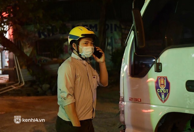 Hà Nội: Uống bù rượu với bạn bè sau nhiều tháng giãn cách, nam thanh niên bị phạt 7,5 triệu đồng - Ảnh 5.