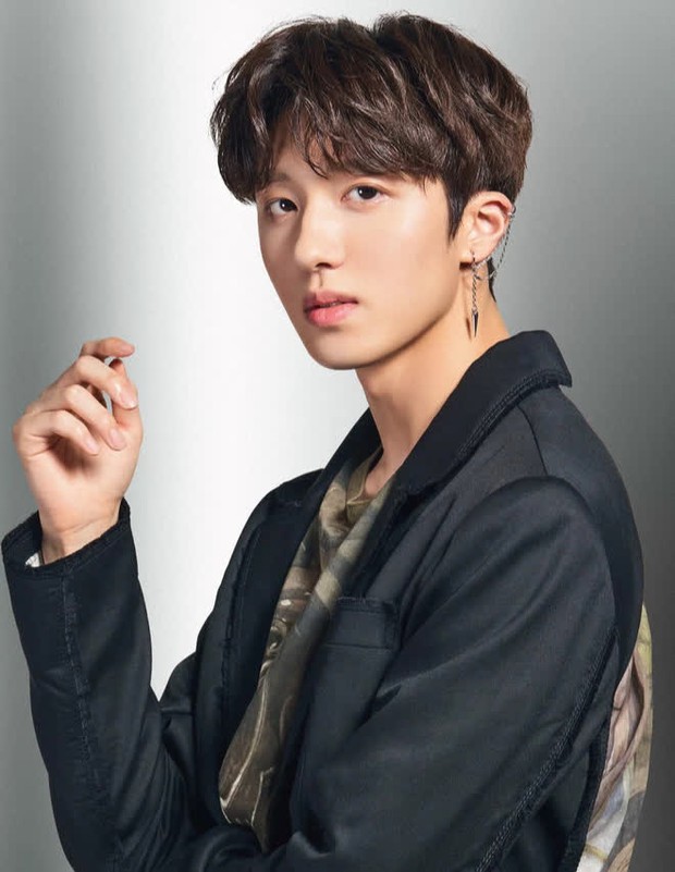 Tiểu Song Joong Ki màn ảnh Hàn giờ thành idol “mlem mlem” nhưng hoạt động mãi không thoát nổi kiếp flop? - Ảnh 4. Tiểu Song Joong Ki màn ảnh Hàn giờ thành idol “mlem mlem” nhưng hoạt động mãi không thoát nổi kiếp flop? - Ảnh 4.