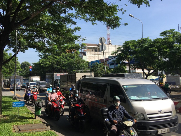 TP.HCM: Người phụ nữ bị xe container kéo lê, tử vong trên đường đi làm - Ảnh 3. TP.HCM: Người phụ nữ bị xe container kéo lê, tử vong trên đường đi làm - Ảnh 3.
